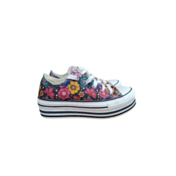 Converse Shoes - RARE Girls United Platform Converse All Star Chuck Taylor Floral Black Women 6